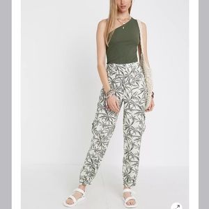 New BDG Urban Outfitters Palm Print High Rise Cargo 100% Linen Pants XS